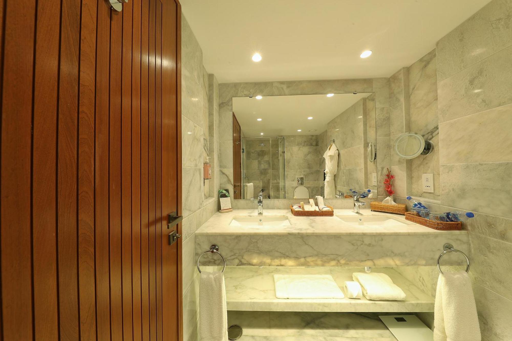 Peshawar Serena Hotel Экстерьер фото